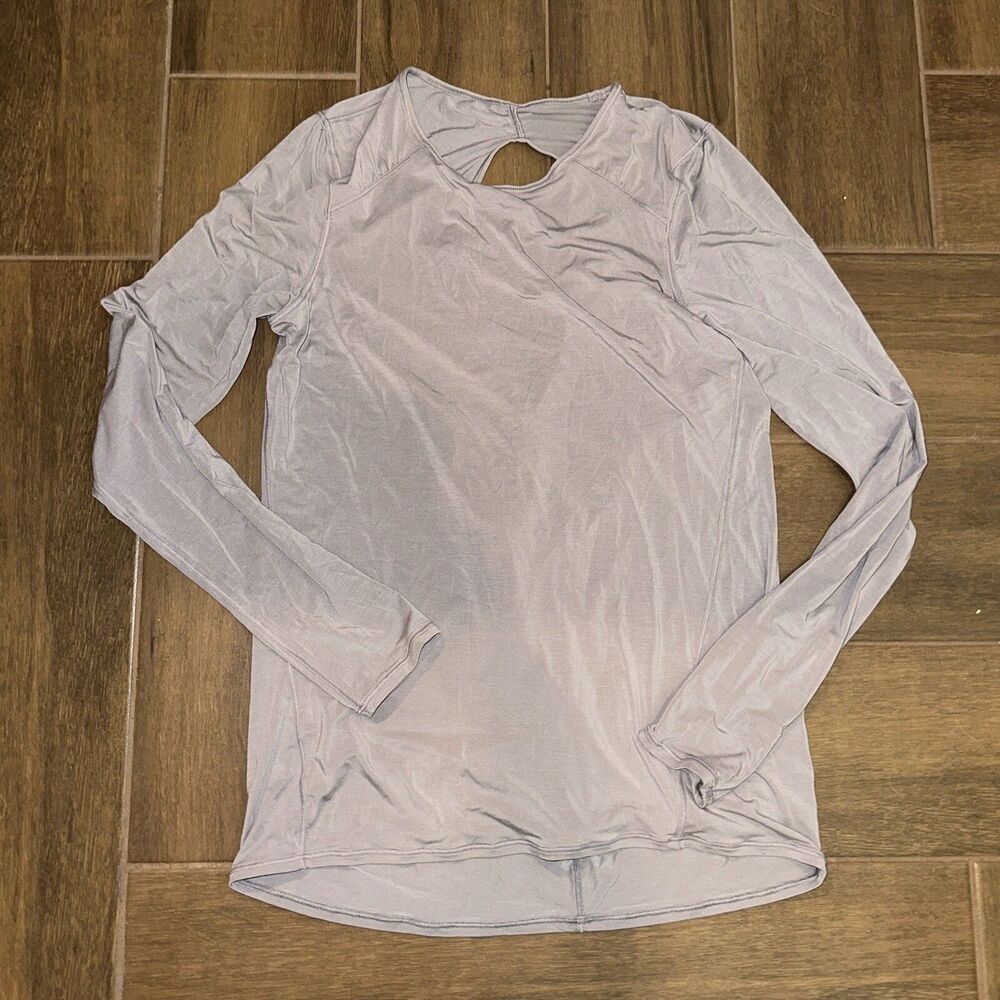 lululemon athletica l Timeless Twist Gray Long Sleeve Top Size 6
